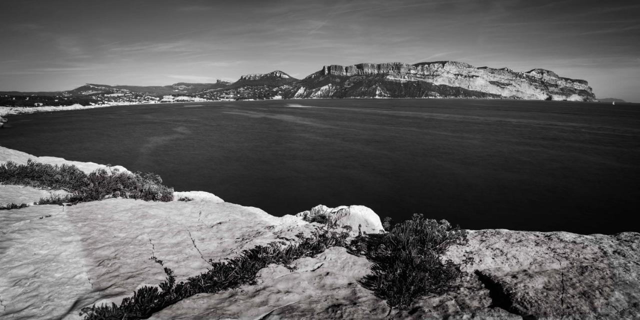 Le Vallat Vue Mer Cassis Terrasse Privative Spa Jacuzzi Barbecue Calanques 外观 照片